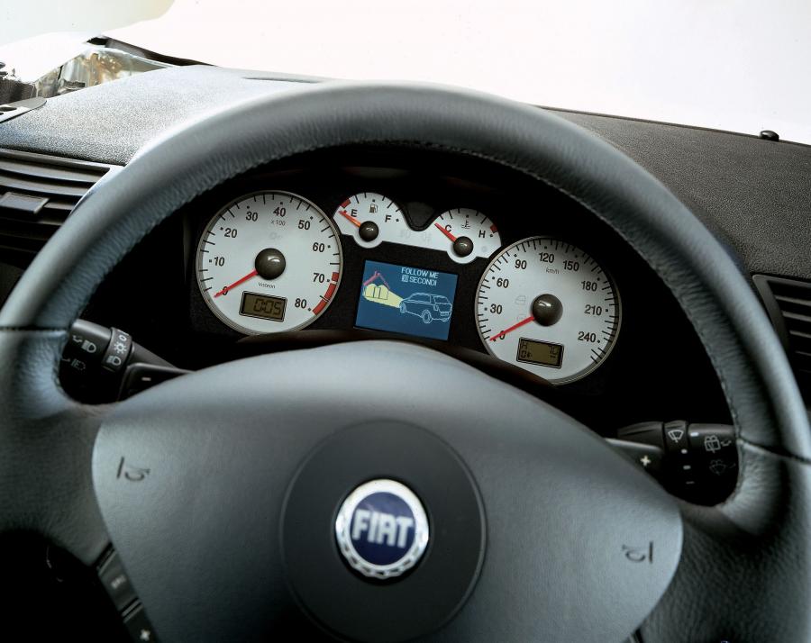  Fiat Stilo 2002 года  (фото 28 из 177)